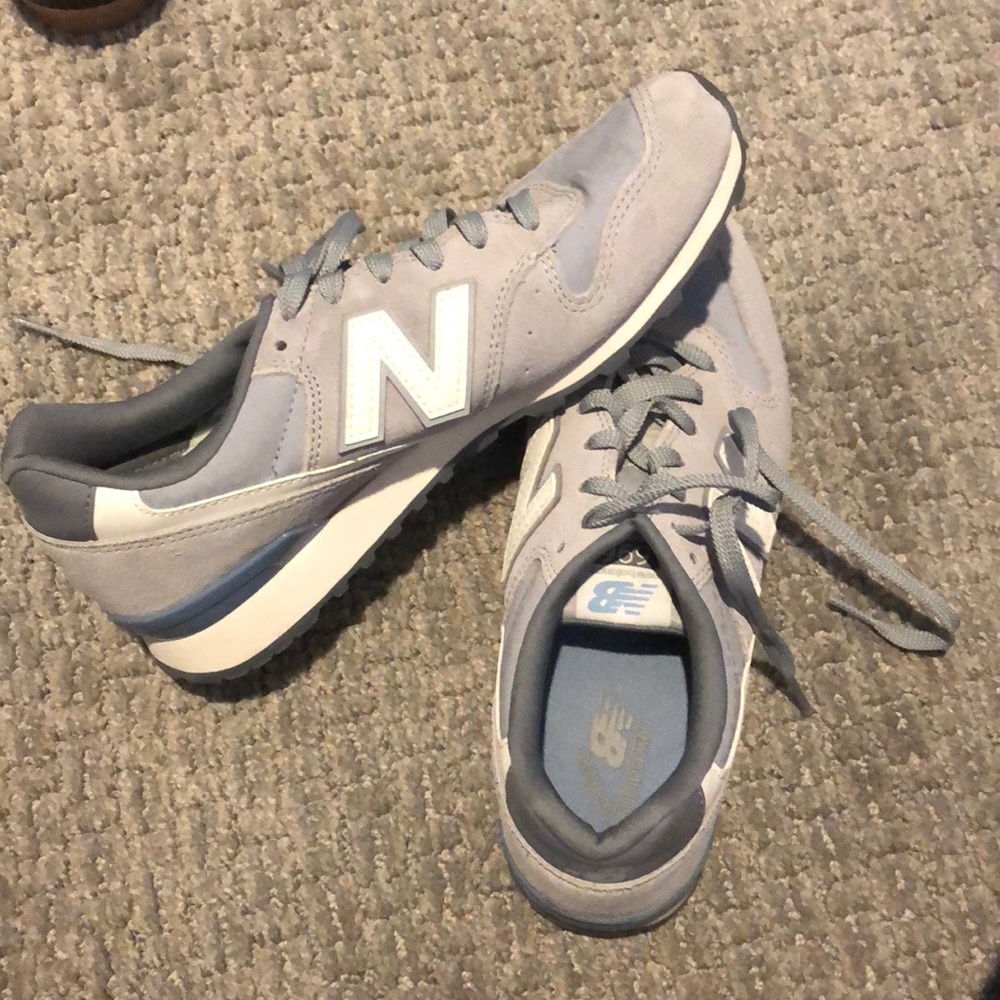 Women’s newbalence sneakers